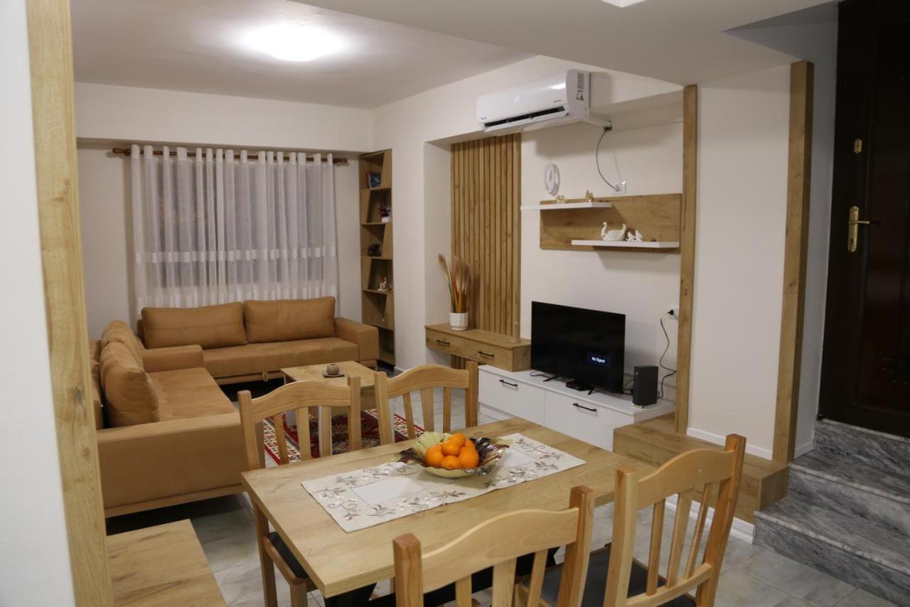 Modern Marvel Apartment Крує Екстер'єр фото