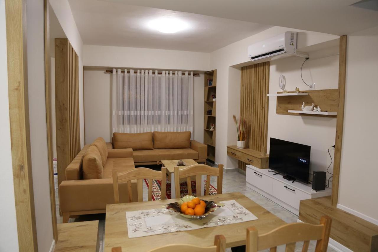 Modern Marvel Apartment Крує Екстер'єр фото
